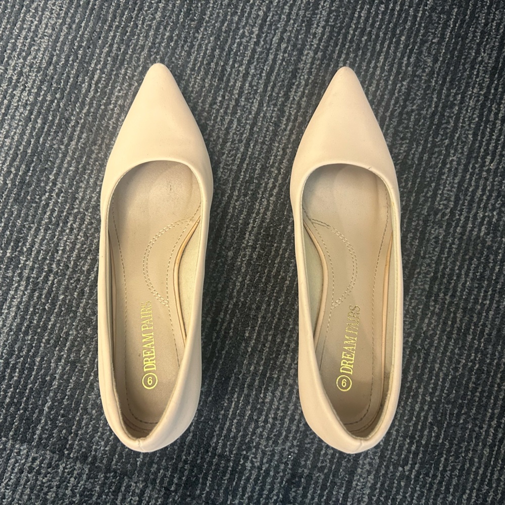Elegant Women's Beige Pointed Heels